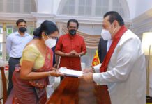 பிரதமர் முன்னிலையில் புதிய தவிசாளர் பதவிப்பிரமாணம்